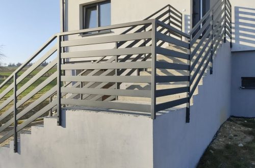Balustrada schodowa zewnętrzna