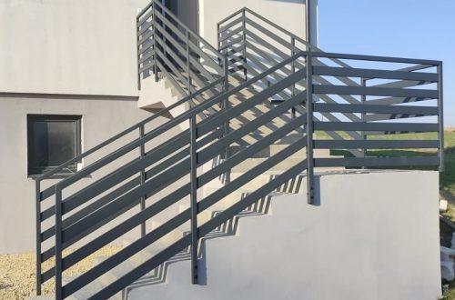 Balustrada schodowa zewnętrzna